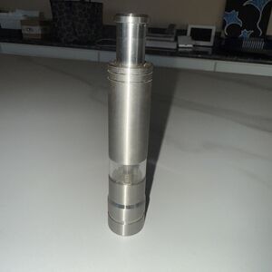 Mini Pepper Grinder Stainless Steel Press Type Mini Pepper Grinder 5.5” Working